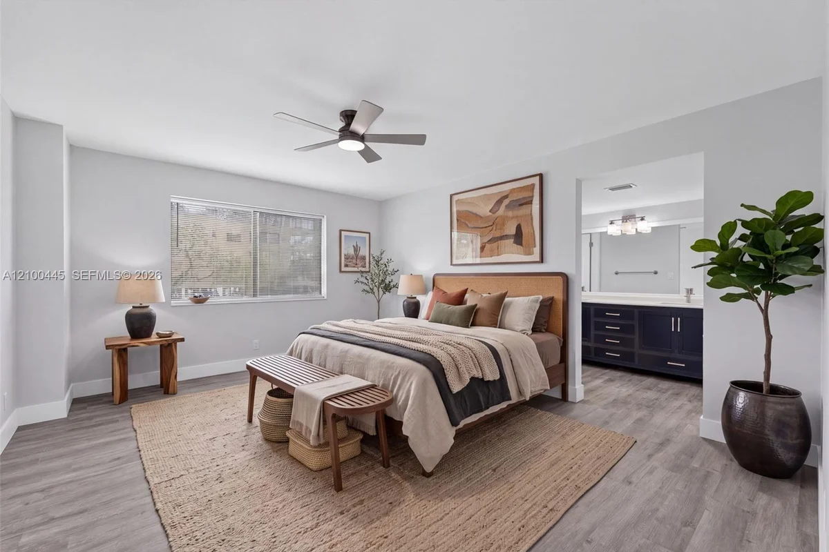 8040 Hampton Blvd #208, North Lauderdale: photo 1 of 1