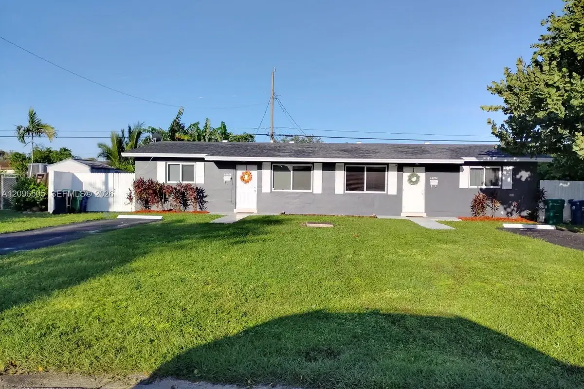 20700 SW 114th Ave, Miami: photo 1 of 7