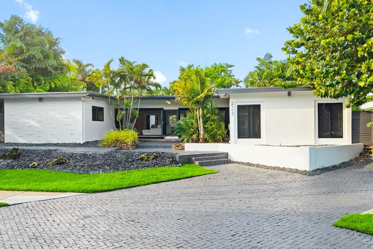 2112 SE 19th Dr, Fort Lauderdale: photo 1 of 63