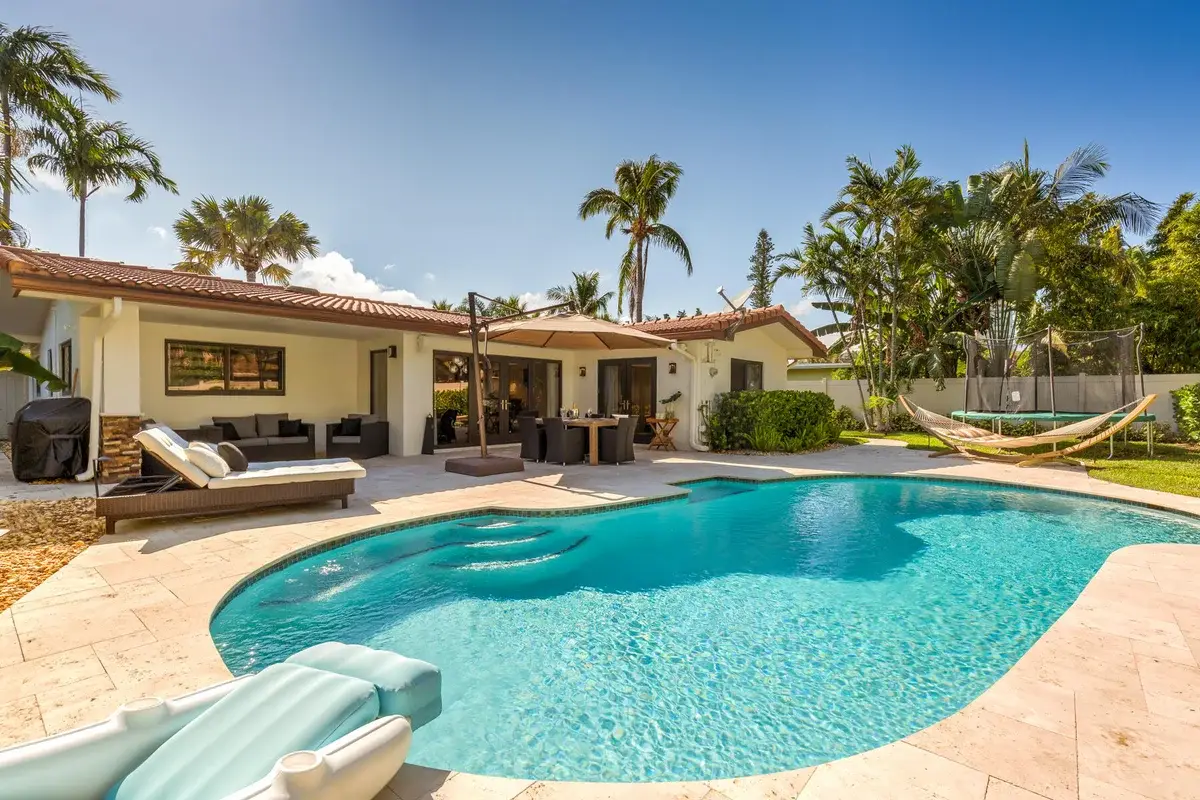 1824 SE 23rd Dr, Fort Lauderdale: photo 1 of 4
