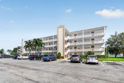 2025 Cornwall B, Boca Raton: photo 1 of 53