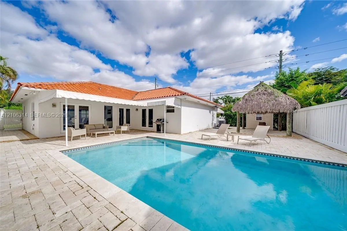 6300 SW 34th St, Miami: photo 1 of 20