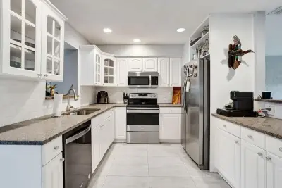 2359 Holly Ln, Palm Beach Gardens: photo 1 of 28