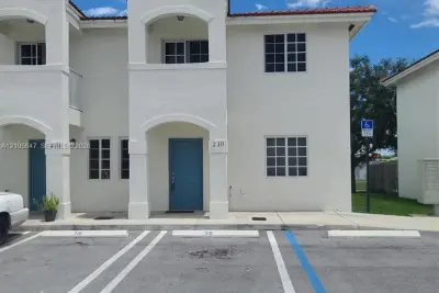 210 SW 3rd Ct, Florida City: photo 1 of 21