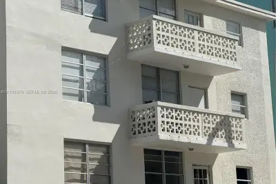 713 Collins Ave #31, Miami Beach: photo 1 of 16