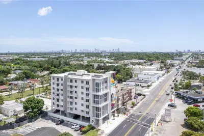 475 NE 125th #705, North Miami: photo 1 of 23