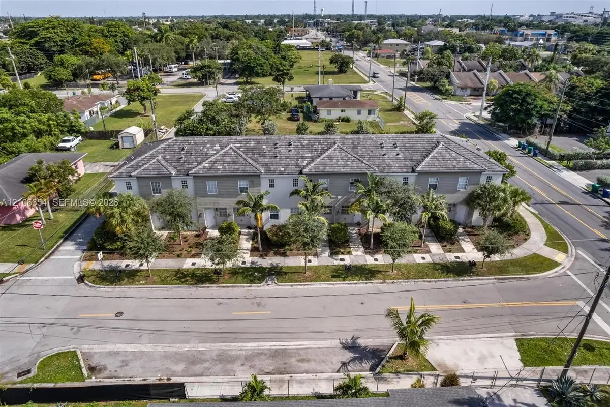 1310 NW 6th Ave, Florida City: photo 1 of 27