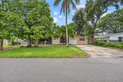 7580 Ramona St, Miramar: photo 1 of 5
