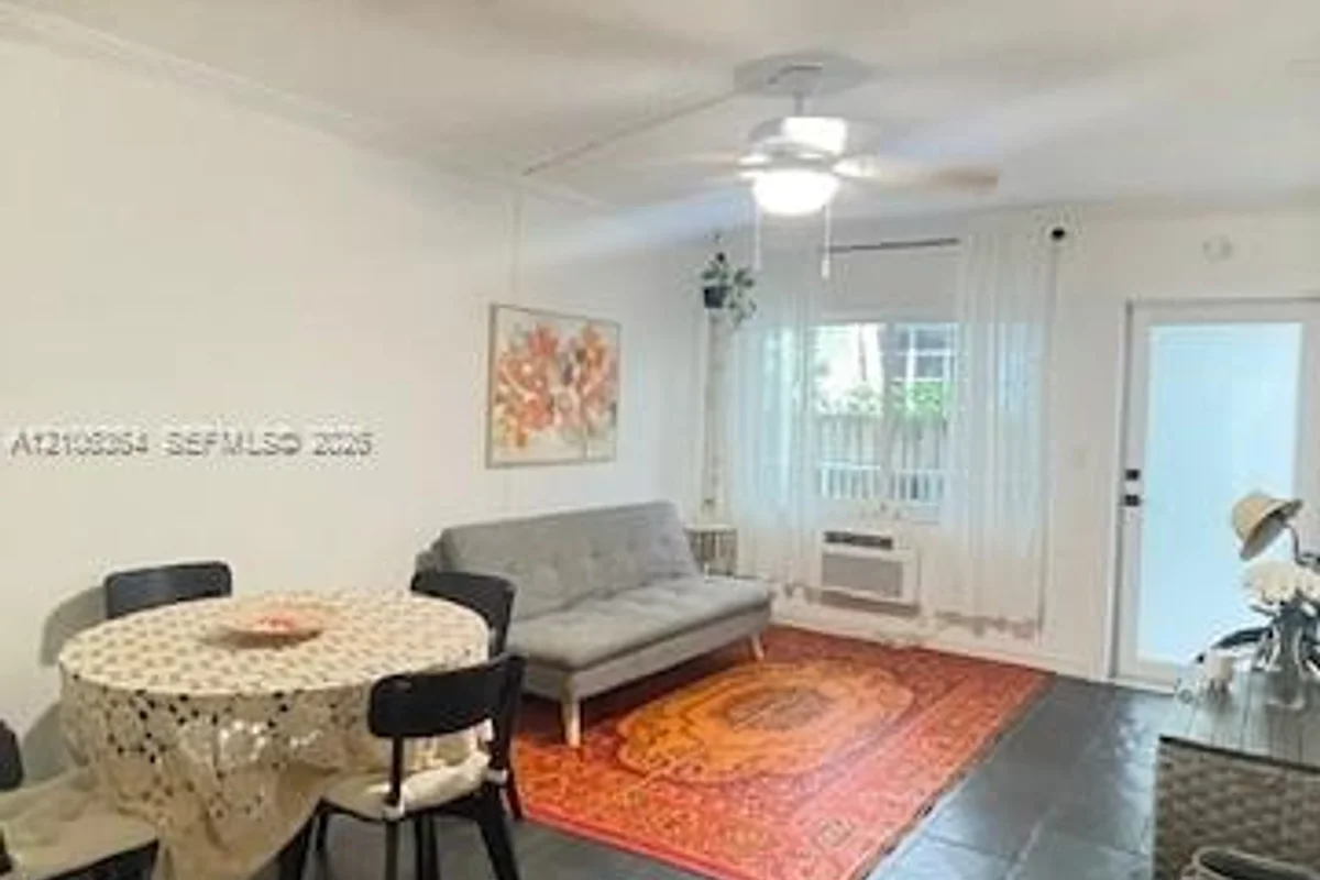 1021 Michigan Ave #5, Miami Beach: photo 1 of 2