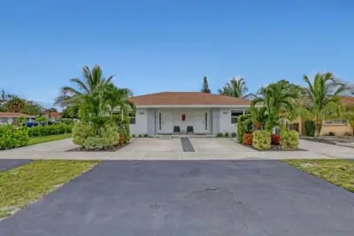 802 S Broadway St #4, Lantana: photo 1 of 23