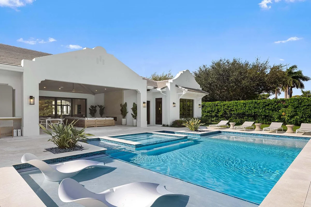 2775 Ave Au Soleil, Gulf Stream: photo 1 of 41