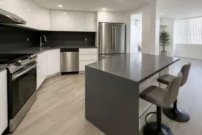 2750 NE 183rd St #2407, Aventura: photo 1 of 15