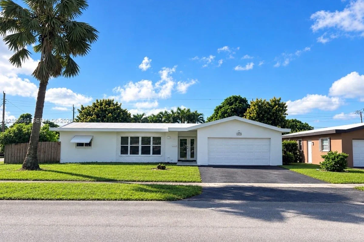 3700 NW 25th St, Lauderdale Lakes: photo 1 of 16