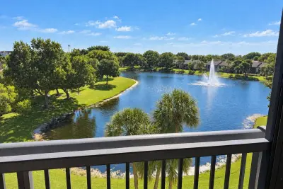 1266 S Military Trl #553, Deerfield Beach: photo 1 of 26