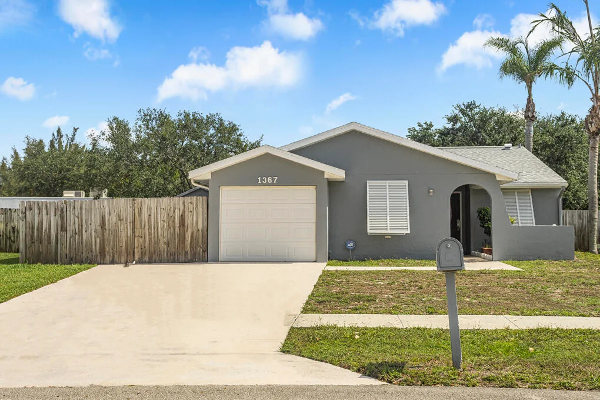 1367 Elmbank Way, Royal Palm Beach: photo 1 of 24