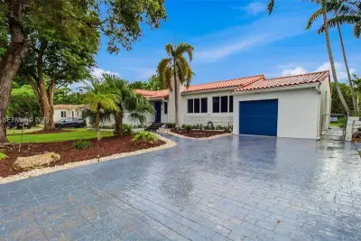 10690 NE 11th Ct, Miami Shores: photo 1 of 51