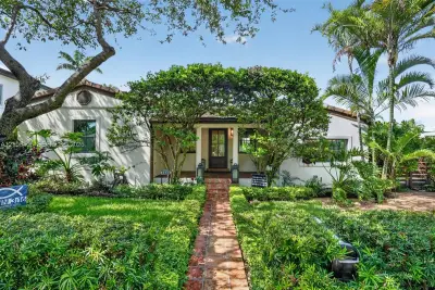 3900 SW 60th Ave, Miami: photo 1 of 47