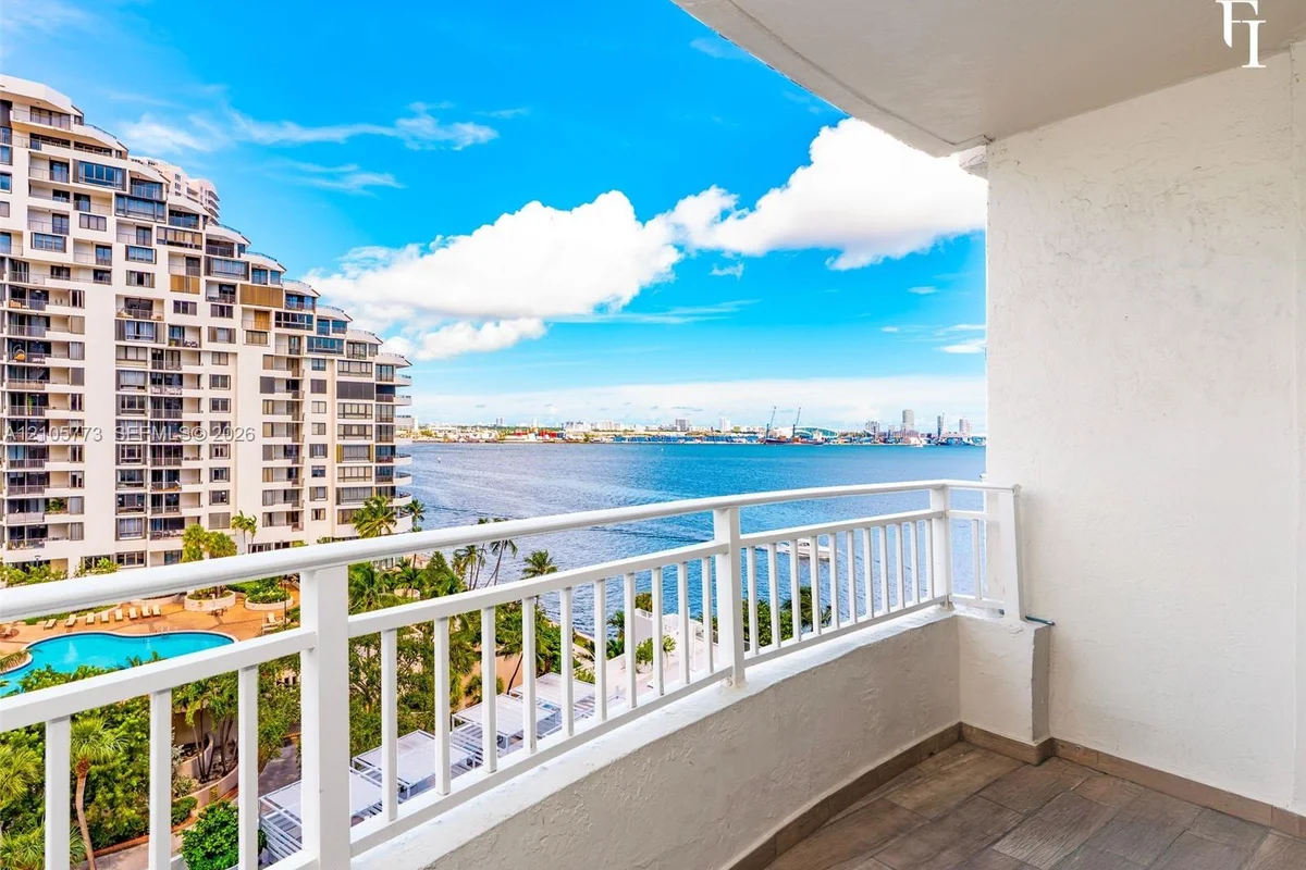 770 Claughton Island Dr #1007, Miami: photo 1 of 21