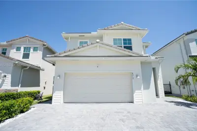 4012 Veleiros Ave, Deerfield Beach: photo 1 of 37
