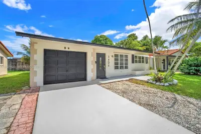 5406 NW 23rd Ave, Tamarac: photo 1 of 29