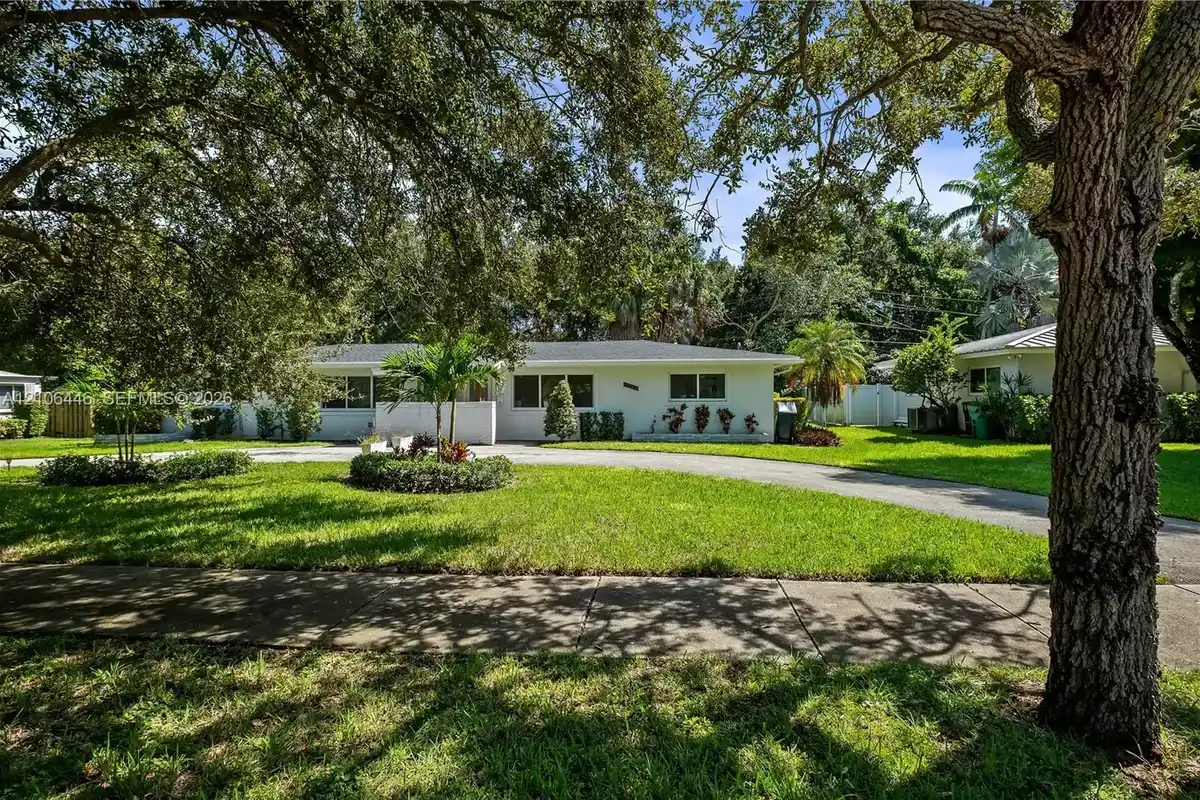 11727 SW 81 Rd, Pinecrest: photo 1 of 40