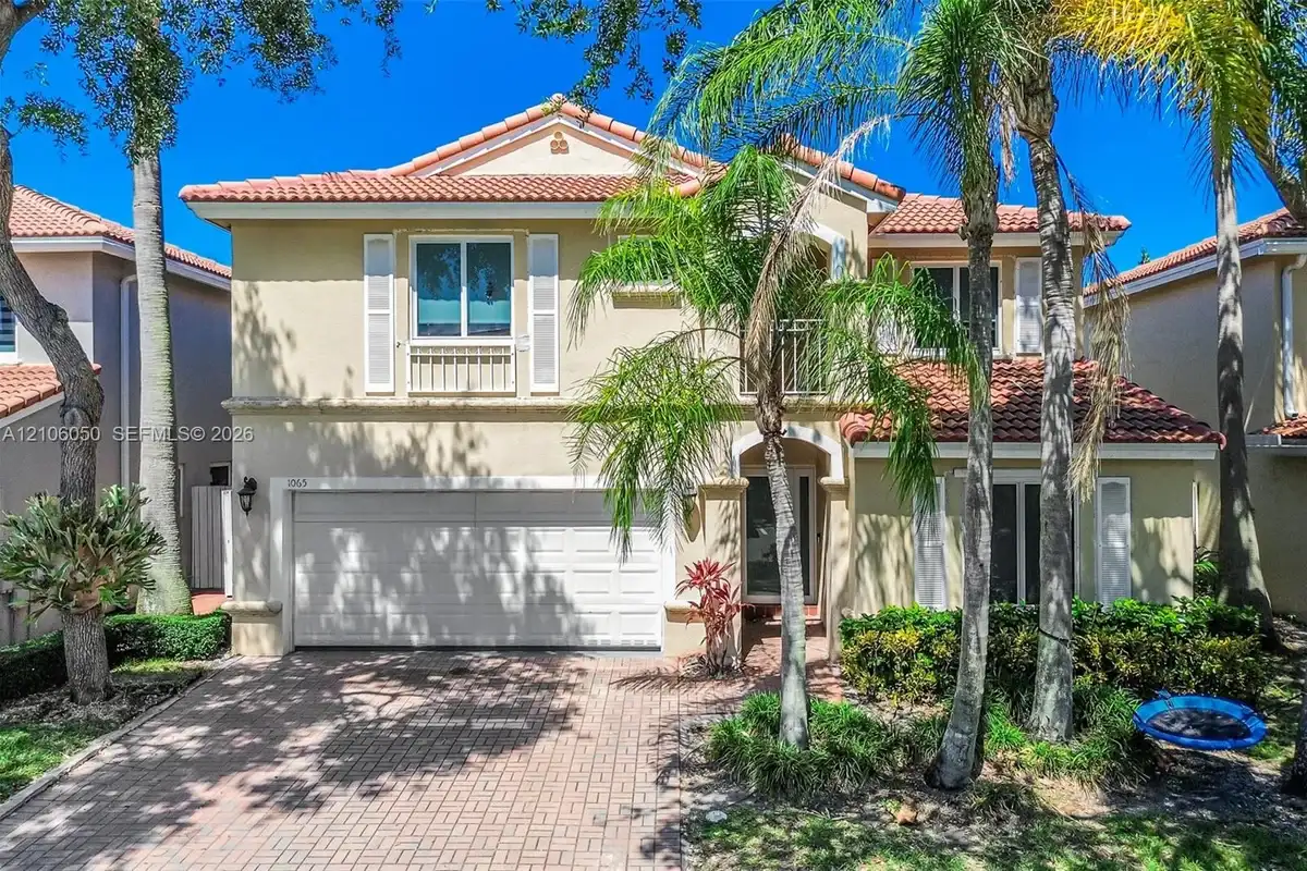 1065 Weeping Willow Way, Hollywood: photo 1 of 78
