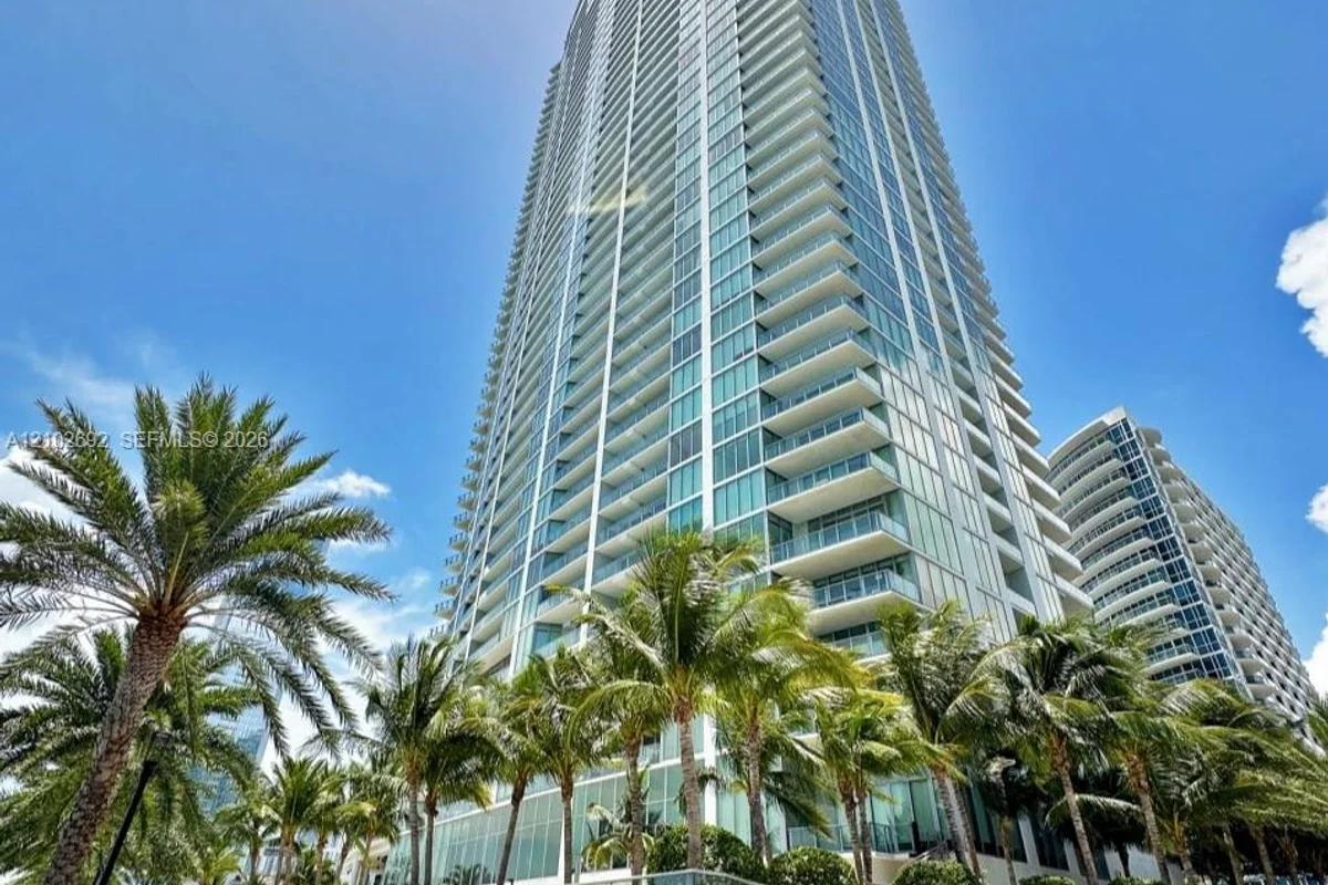 2900 NE 7th Ave #902, Miami: photo 1 of 16
