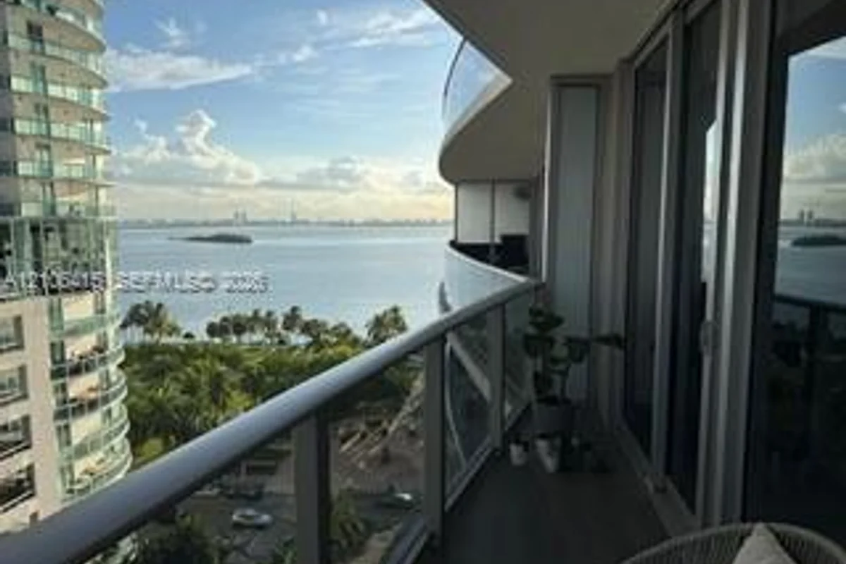 488 NE 18th St #1107, Miami: photo 1 of 19