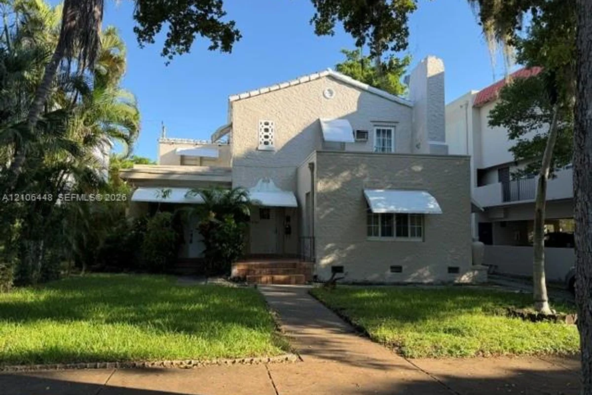 15 Antilla Ave #2, Coral Gables: photo 1 of 8