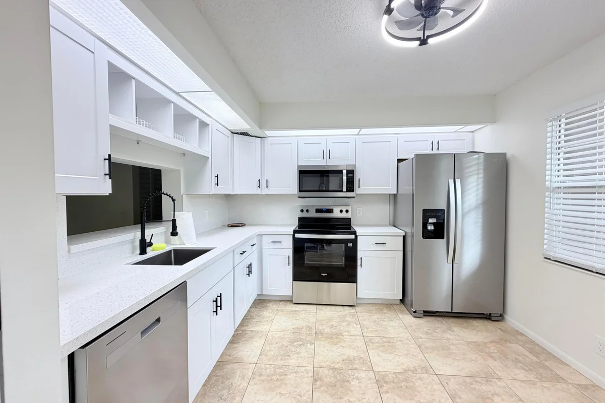 1110 SW 125th Ave #208M, Pembroke Pines: photo 1 of 20