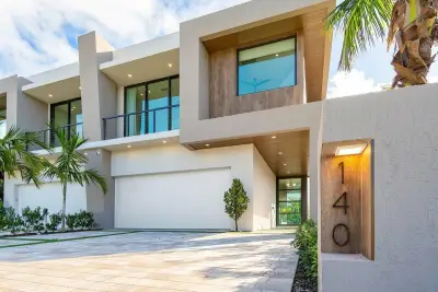 140 NE Wavecrest Way, Boca Raton: photo 1 of 65