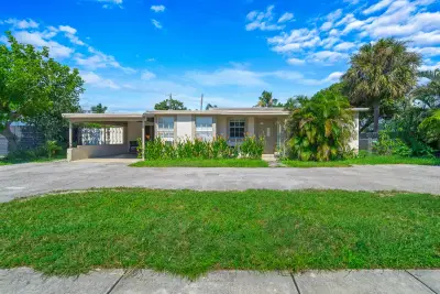 1787 NE 49th St, Pompano Beach: photo 1 of 24