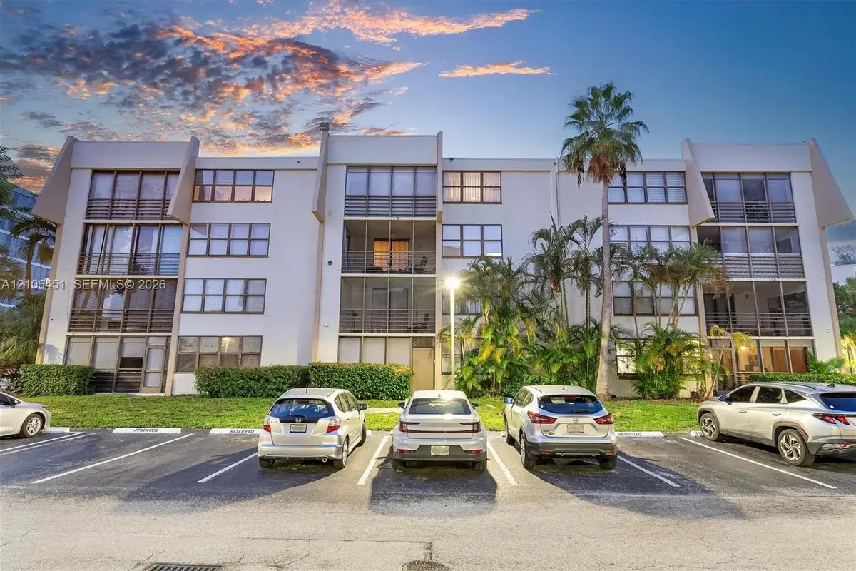 20401 NE 30th Ave #106-8, Aventura: photo 1 of 30