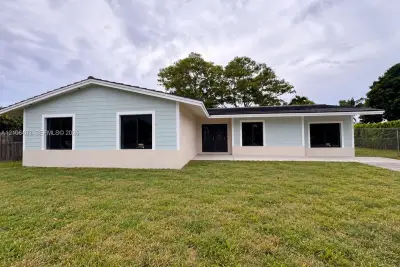 19010 Bel Aire Dr, Cutler Bay: photo 1 of 1