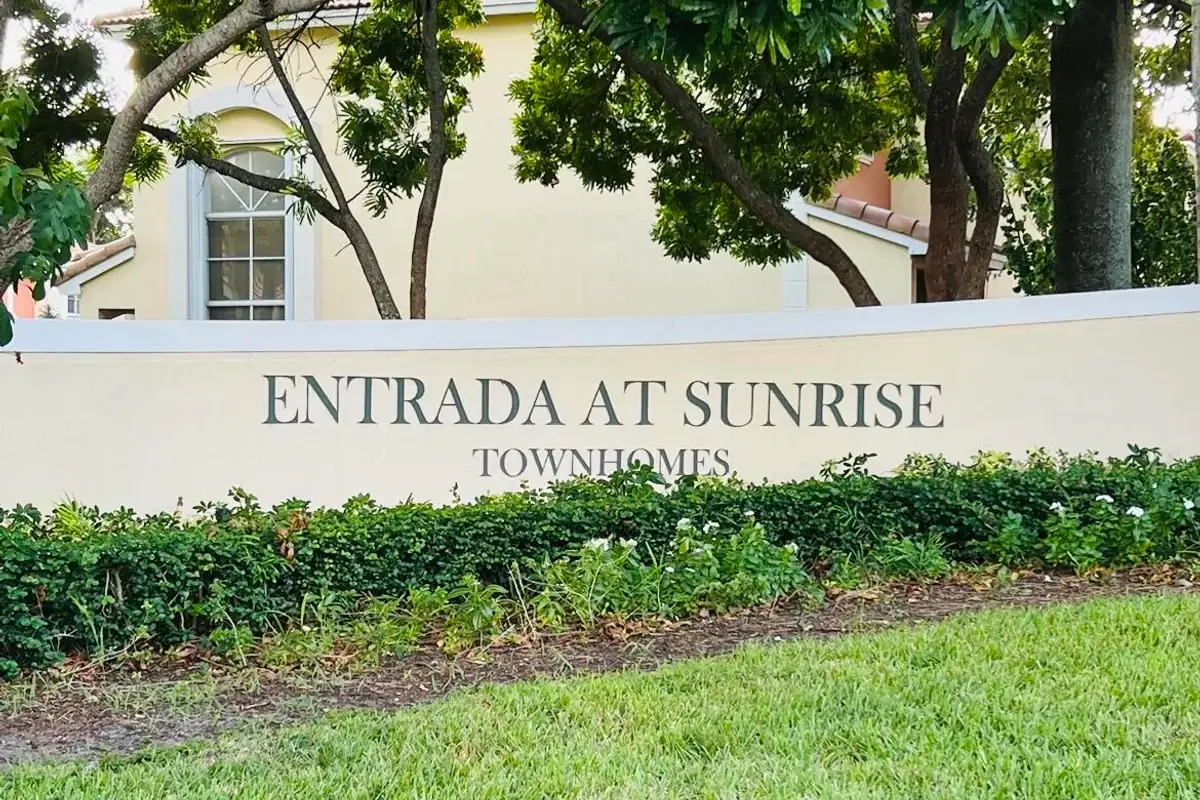 11415 NW 34th Pl, Sunrise: photo 1 of 14
