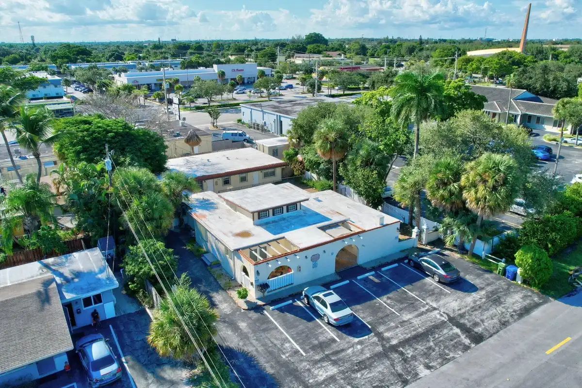 2731 NE 1st Ter #1-4, Wilton Manors: photo 1 of 16