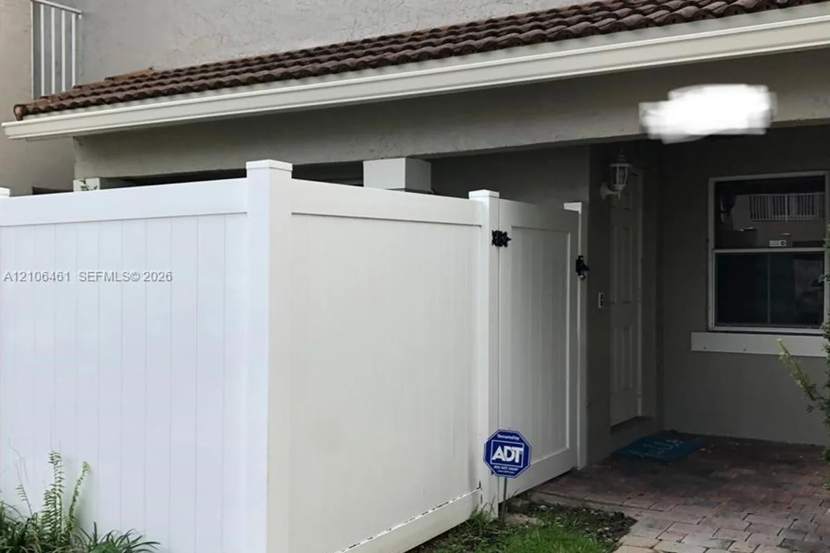 12504 SW 53rd St, Miramar: photo 1 of 9