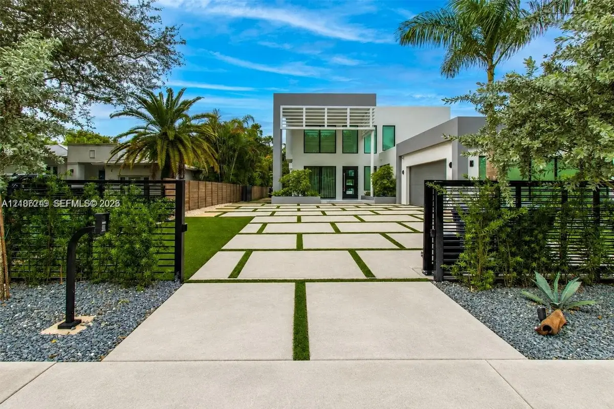 7630 SW 58th Ave, South Miami: photo 1 of 89