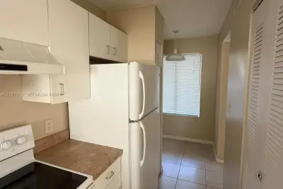 1033 Coral Club Dr, Coral Springs: photo 1 of 6