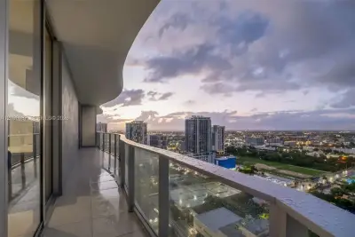 1400 Biscayne Blvd #2906, Miami: photo 1 of 58