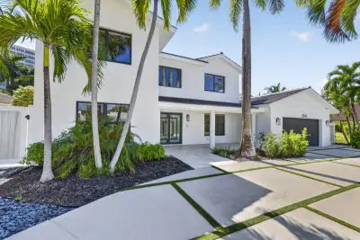 3316 NE 37th St, Fort Lauderdale: photo 1 of 80