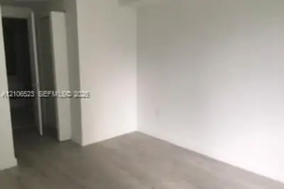 55 SW 9th St #1110, Miami: photo 1 of 11