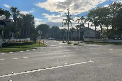 7425 SW 152nd Ave #11-207, Miami: photo 1 of 5