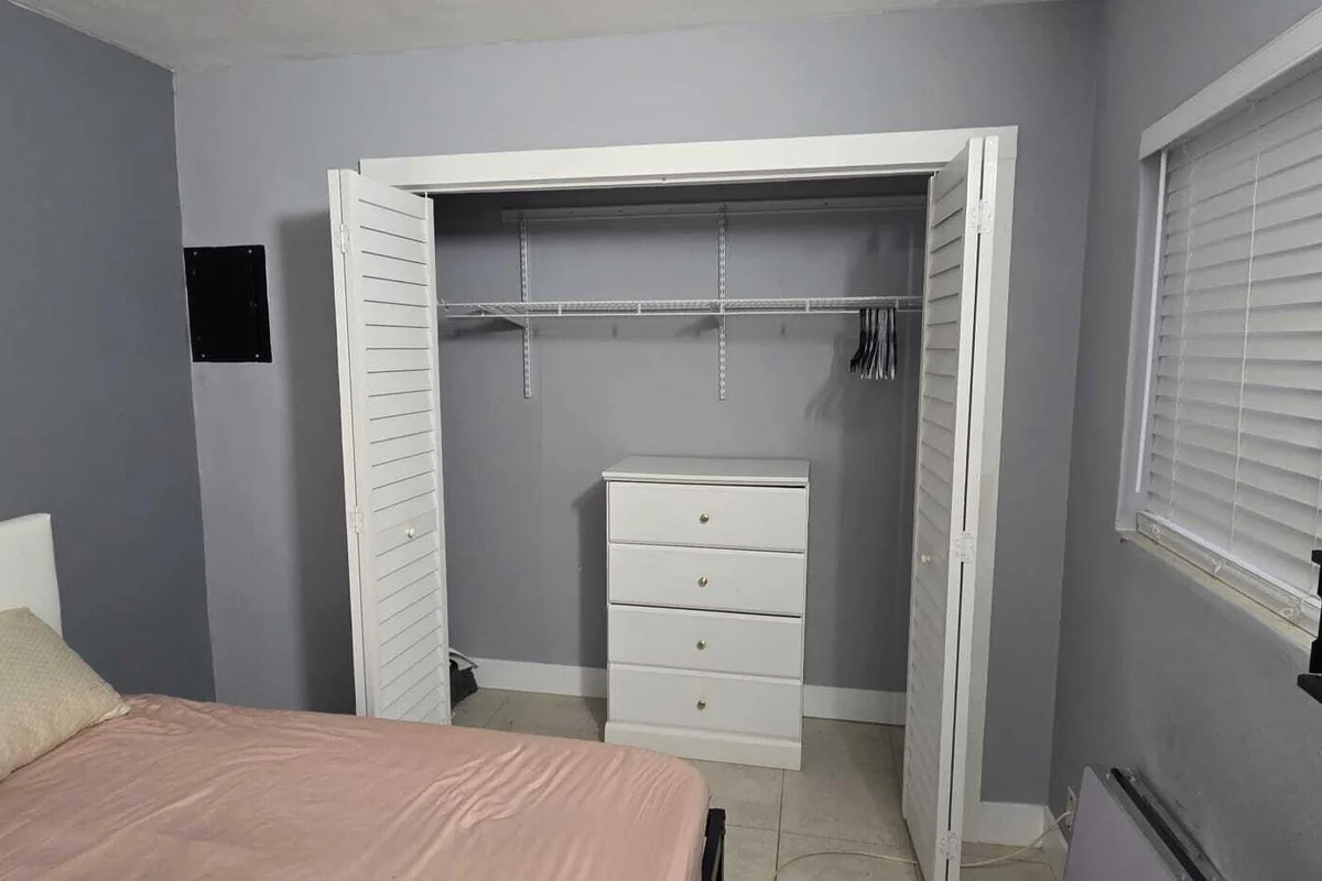 1109 NW 5th St #5, Fort Lauderdale: photo 1 of 3