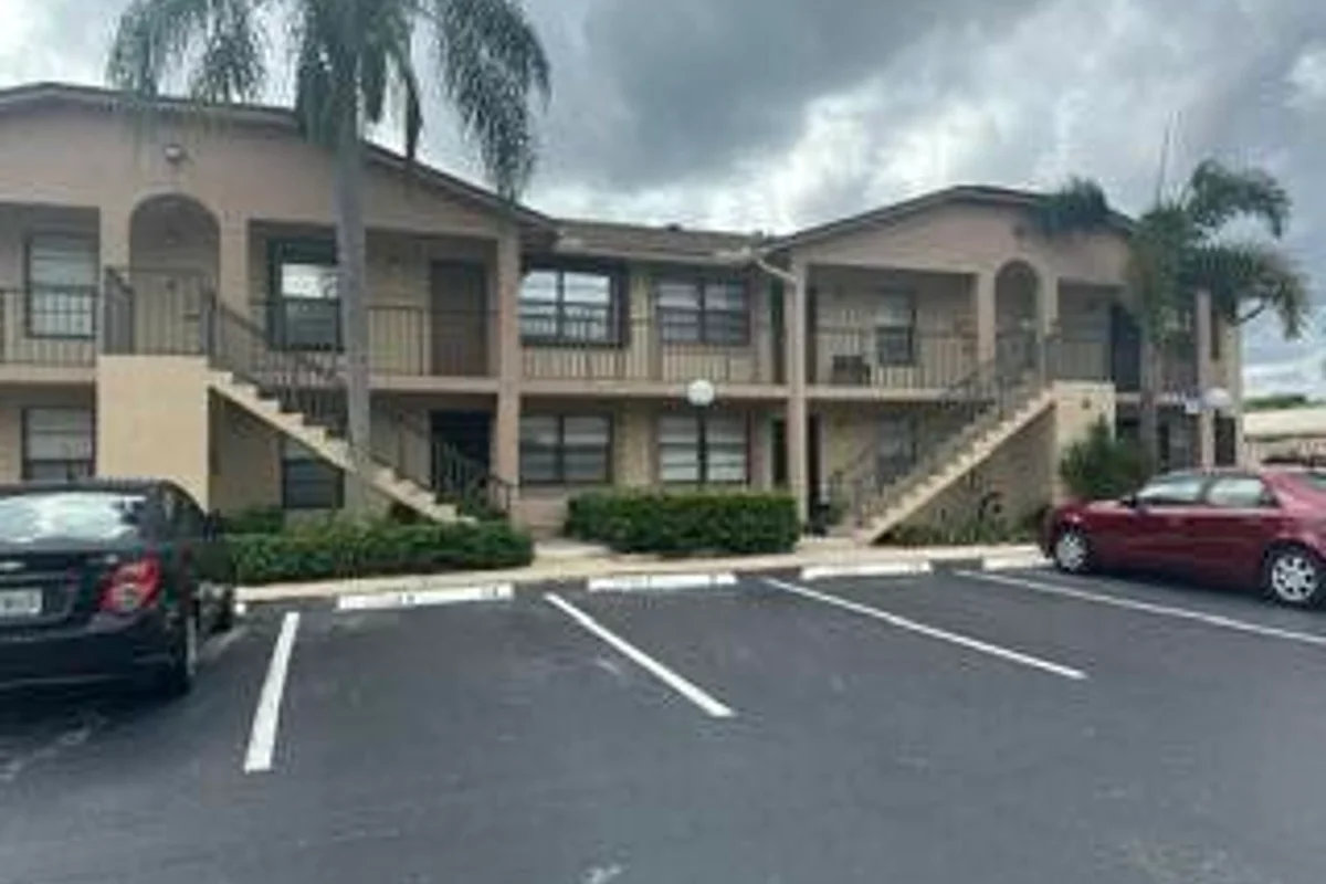 9430 Boca Cove Cir #202, Boca Raton: photo 1 of 8
