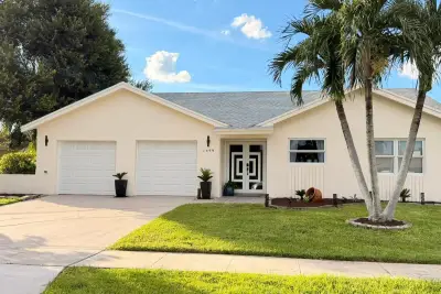 1699 Brae Burn Pl, Wellington: photo 1 of 48