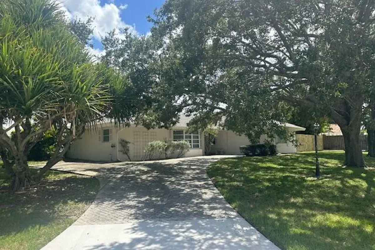 10881 Magnolia St, Palm Beach Gardens: photo 1 of 22