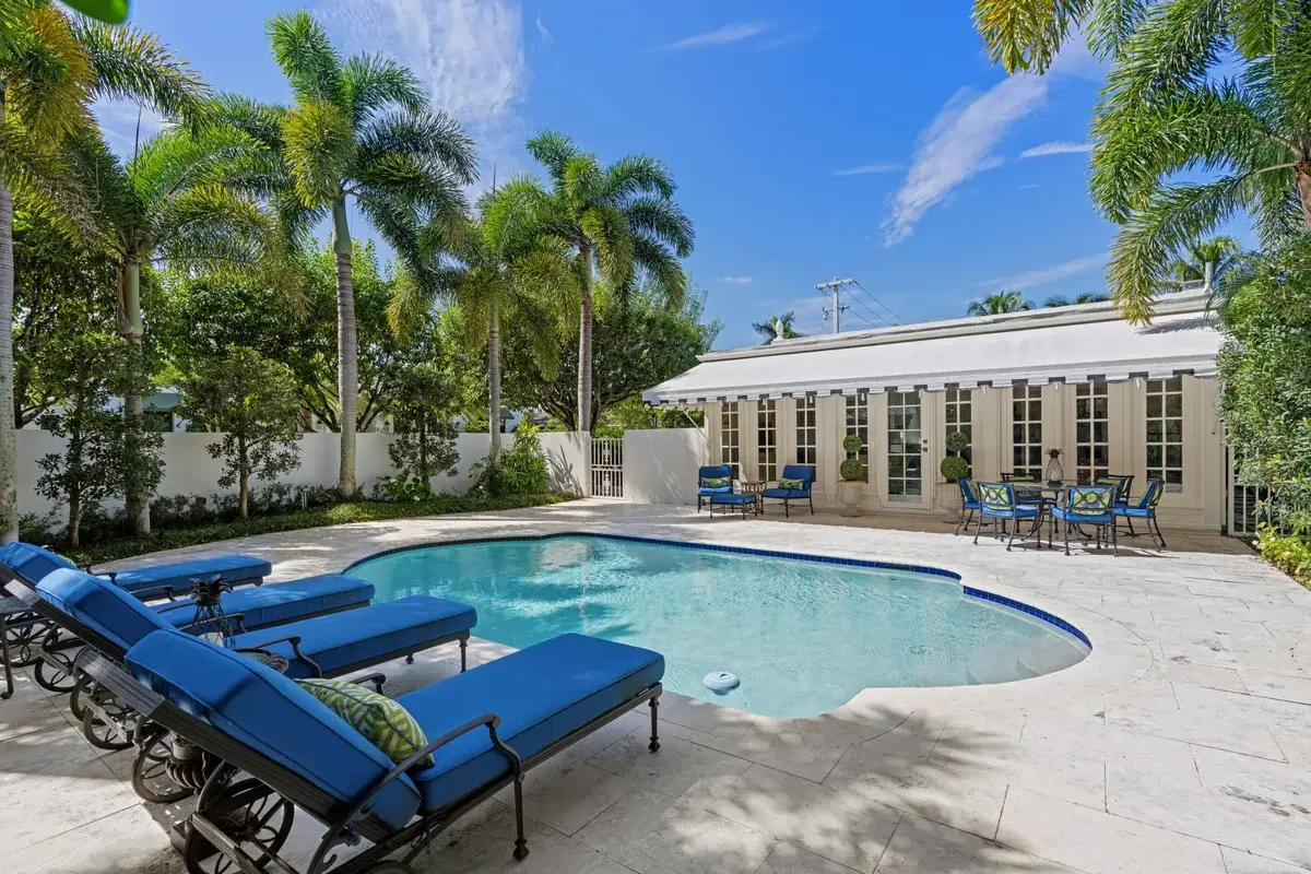105 NW 7th St, Delray Beach: photo 1 of 60