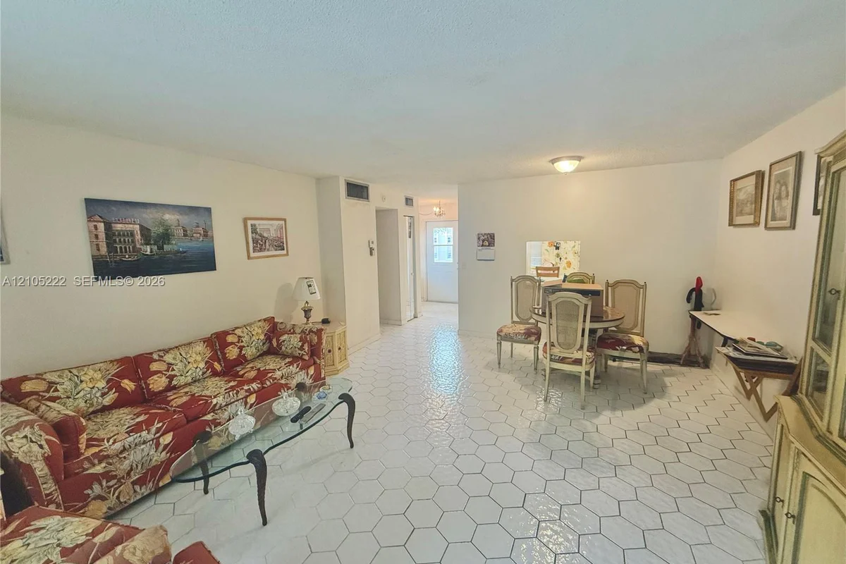 500 NE 14th Ave #208, Hallandale Beach: photo 1 of 12