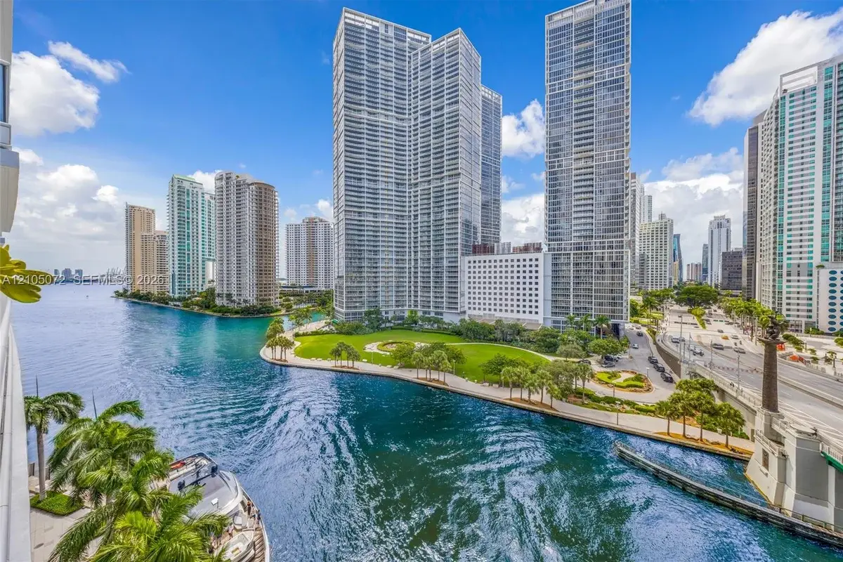 200 Biscayne Boulevard Way #904, Miami: photo 1 of 27